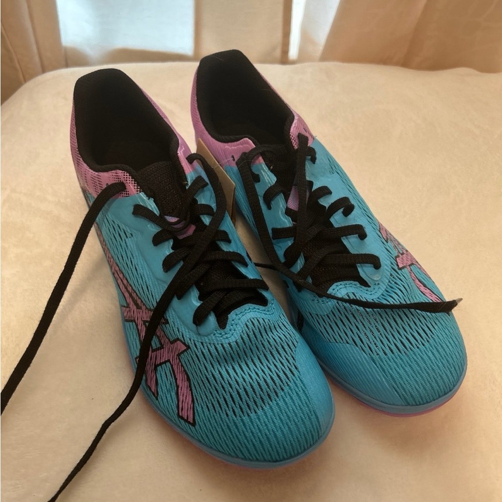 ASICS Soccer shoes NWT